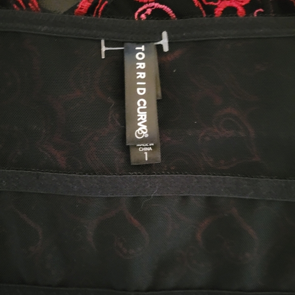 Torrid Size 1 Embroidered Hearts Bralette - Picture 4 of 4